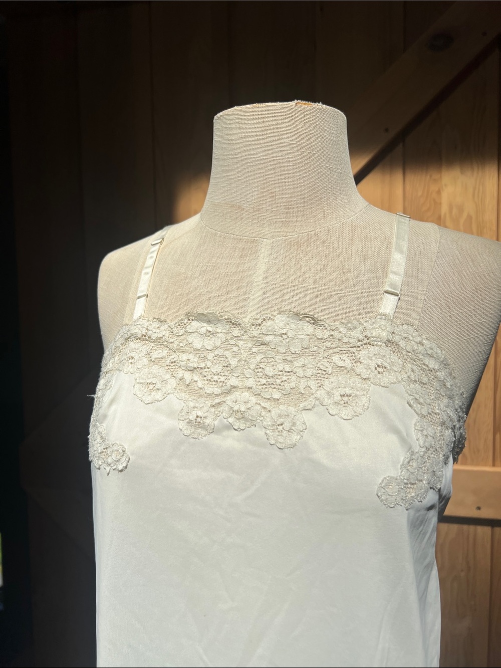 EUC Vintage slip with adjustable straps size Small - Picture 2 of 6